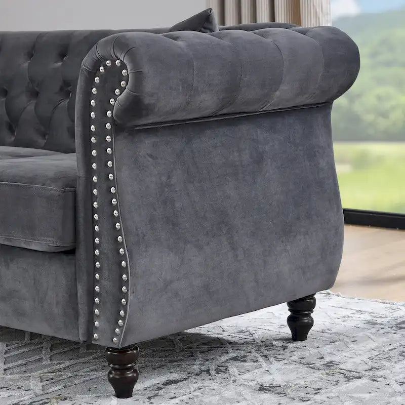 Samt-Loveseat mit geschwungenen Armlehnen und Ziernägeln