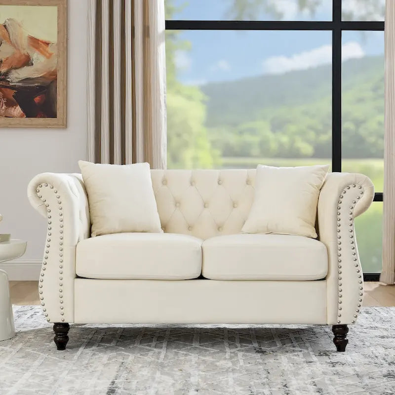 Samt-Loveseat mit geschwungenen Armlehnen und Ziernägeln