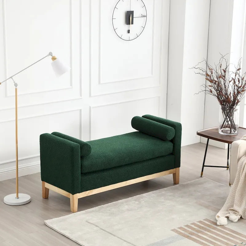 Elegante banco tapizado para colocar al pie de la cama y en la sala de estar