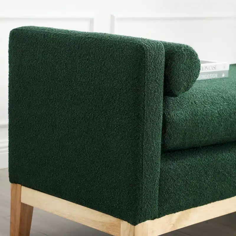 Elegante banco tapizado para colocar al pie de la cama y en la sala de estar