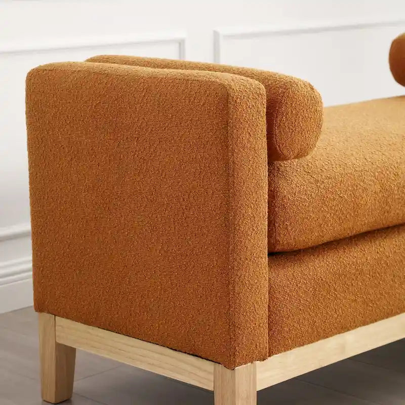 Elegante banco tapizado para colocar al pie de la cama y en la sala de estar