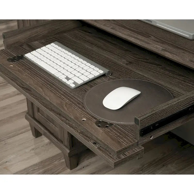 Computerschreibtisch im Used-Look